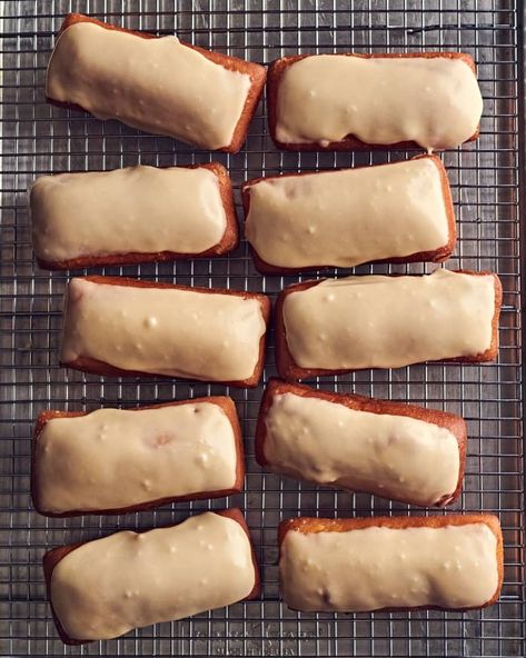 Homemade Maple Bars, Maple Bars Recipe, Easy Bar Recipes, Maple Bars, Waffle Cookies, Cooling Rack, Homemade Donuts, Maple Glaze, Doughnut Recipe