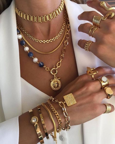 Gold Chunk Jewelry, Chunky Maximalist Jewelry, Maximilist Jewelery, Maximalist Bracelet Stack, Maximal Jewelry, Maximalistic Jewelry, Maxamilist Jewelry, Maximalist Gold Jewelry, Lots Of Jewelry Aesthetic