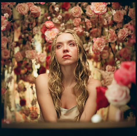 Euphoria's Cassie Howard (played by Sydney Sweeney) in a scene inspired by Mexican murals of the 20th century. Photo: Marcell Rév. Courtesy of the artist and HBO. Euphoria Vibes, Todd Hido, Cassie Howard, Nan Goldin, Wallpaper High Quality, Barbie Ferreira, Director Of Photography, I Love Cinema, Sydney Sweeney