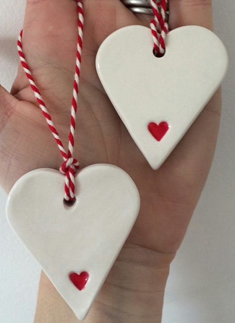 Valentine Salt Dough Craft, Air Dry Clay Projects Valentines Day, Salt Dough Ideas Aesthetic, Air Clay Christmas Ornaments, Fimo Christmas Decorations, Christmas Ceramic Ornaments, Valentine Ceramics, Interior Design Diy Ideas, Air Dry Clay Christmas Decorations