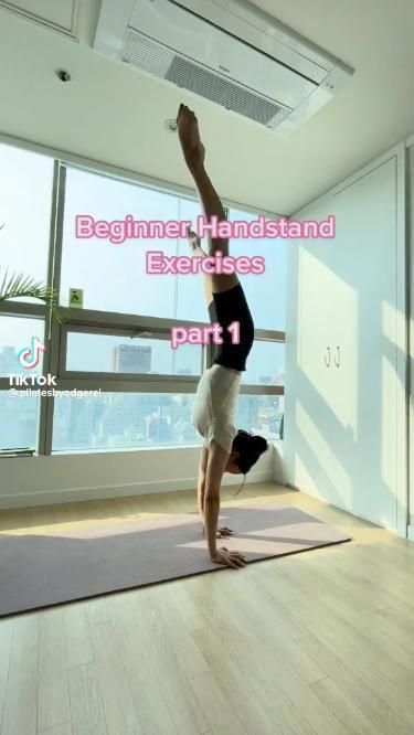 Beginner Handstand, Runners Yoga, Group Yoga Poses, Poses Group, Meal Pictures, Yoga Poses For 2, Group Yoga, Gymnastics Skills, Simple Yoga