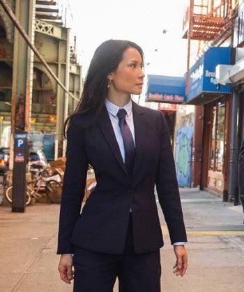 fake georgia on Twitter: "Lucy Liu in suits. That’s it, that’s the whole tweet.… " Women Suit And Tie, Lucy Lui, Woman In Suit, Lucy Liu, Women Suits, Woman Suit Fashion, Drew Barrymore, Prom Outfits