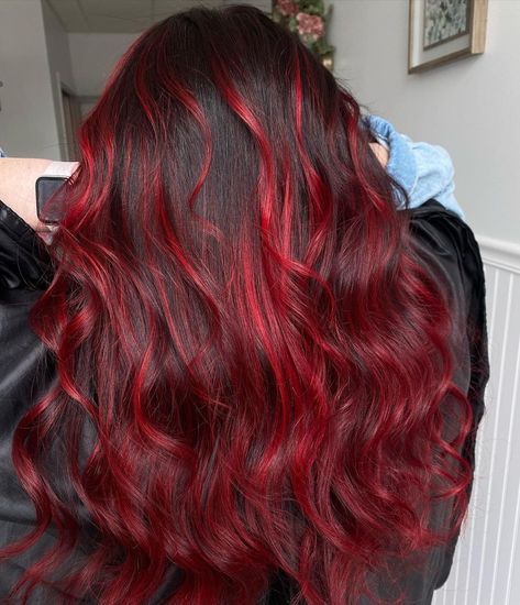 Fiery Red: Bold and Beautiful Hairstyles for the Brave Red Bleached Hair, Red Hair Without Bleach, Red Halo Hair, Burgundy Hair Colors, Red Wavy Hair, Red Burgundy Hair Color, Dark Burgundy Hair, Hair Dye Shades, Vibrant Red Hair