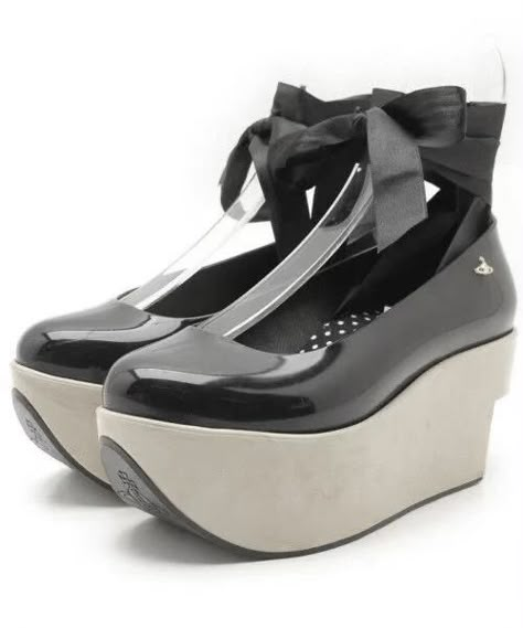 Vivienne Westwood X Melissa, Vivienne Westwood Heels, Vivienne Westwood Melissa Shoes, Vivienne Westwood Melissa, Punk Fashion Diy, Vivienne Westwood Shoes, Weird Style, Kei Visual, Dr Shoes