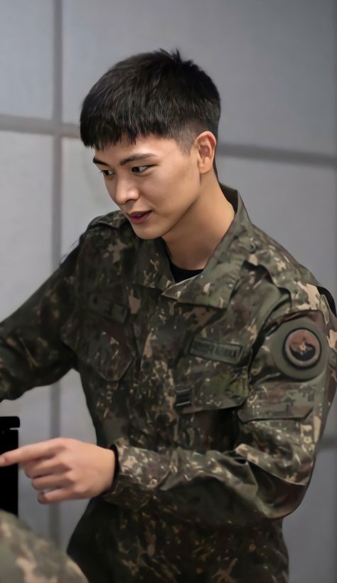 Military Star, Sung Jae, Sungjae Btob, Yook Sungjae, Male Form, Running Man, Male Beauty, Asian Men, Actors