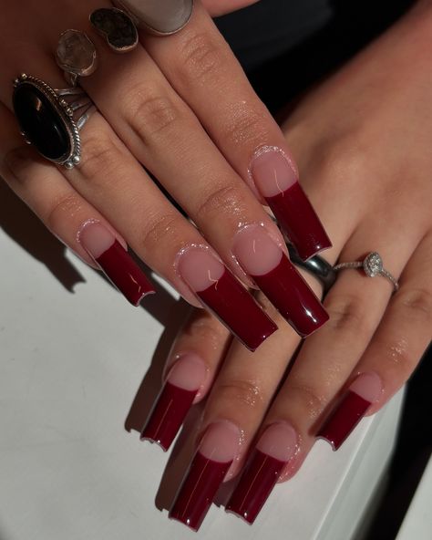 these red nails 🍒💋🍷🍓 Latina French Tip Nails, Lipstick Nails Shape Long, Simple Gel X Nails Design, Medium Red Nails, 90s Style Nails, Baddie Red Nails, Long Simple Nails, Dark French Tip Nails, Red 90s Nails