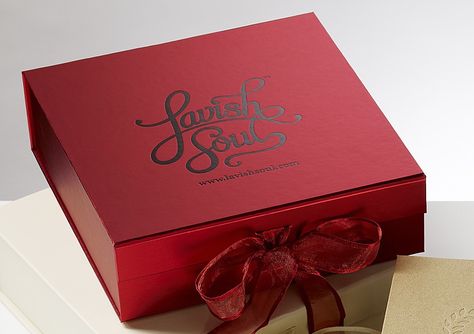 Red Box Packaging Design, Red Box Gift Ideas, Red Boxes Packaging, Packaging Brownies, Luxury Gift Box Packaging, Candle Packing, Cake Boxes Packaging, Incense Packaging, Red Perfume