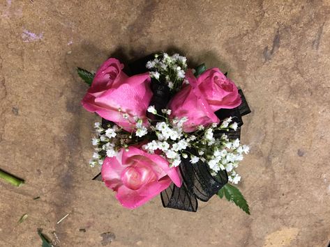 Pink and black corsage Black And Pink Homecoming, Pink And Black Corsage, Pink Corsage, Black Corsage, Hoco Ideas, Prom 2024, Social Dresses, Black Dress Prom, Prom Ideas