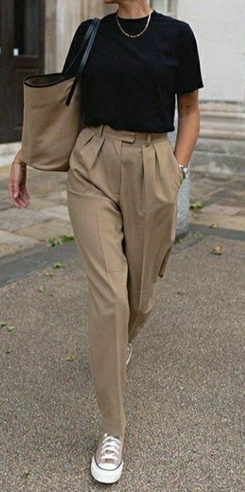 Women Trousers Outfits, Casual Outfits For Women Work, Outfits For Women Work, Trousers Women Outfit, Casual Outfits For Women, Stile Casual Chic, Women Trousers, Summer Trends Outfits, Business Casual Outfits For Women