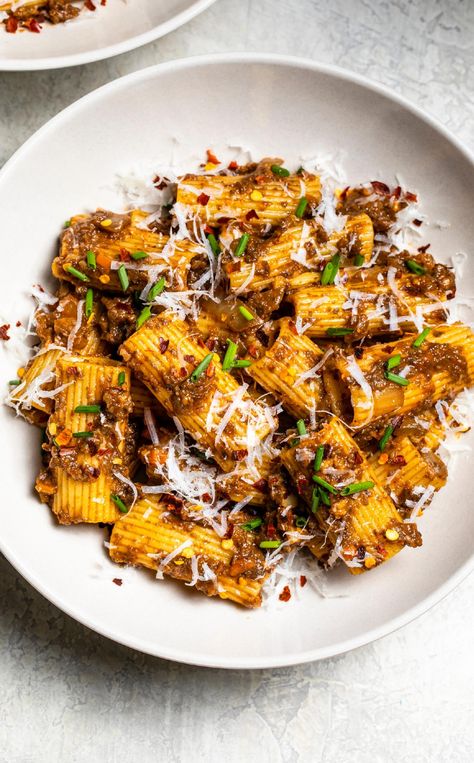 We amped up the “meatiness” in this vegetarian pasta sauce by using savory cremini mushrooms and a hefty amount of tomato paste. Vegetarian Pasta Sauce, Tomato Paste Recipe, Mushroom Bolognese, Cooks Country, Red Pesto, Country Magazine, America's Test Kitchen Recipes, Cremini Mushrooms, Spicy Sausage