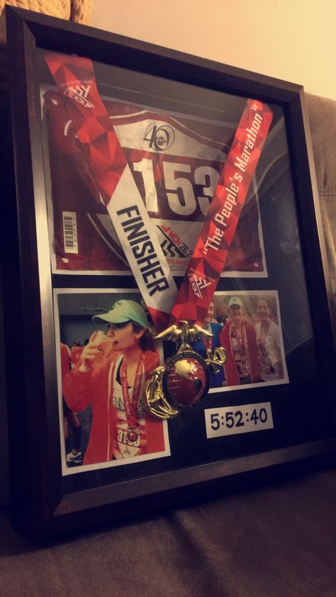 Running Shadow Box Ideas, Athlete Shadow Box Ideas, Shadow Box For Medals, Marathon Shadow Box Ideas, Marathon Medal Display Ideas, Travel Shadow Boxes, Shadow Box Graduation, Marathon Medal Display, Half Marathon Tips