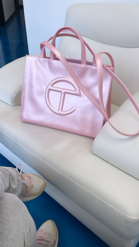 #babyZ on X: "my ballerina telfar came yesterday. 🩰 https://t.co/2yMeQ2KMEm" / X Telfar Bag, Pink Lifestyle, Luxury Bags Collection, Nintendo Switch Accessories, Handbag Essentials, Girly Bags, Pink Girly Things, Fancy Bags, Luxury Purses