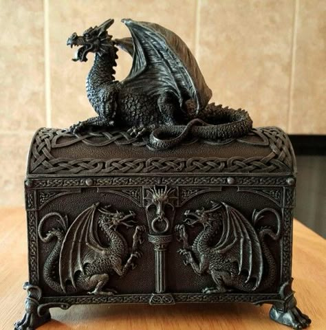 LOVE my new box! Velvet lined. Flippity Dragon Box, Jewelry Box Diy, Antique Jewelry Box, Gothic Fantasy Art, Dragon Statue, Magic Box, 수채화 그림, Dragon Jewelry, Dragon Artwork