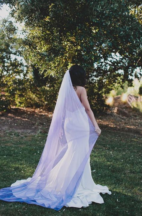 DIY Ultra Violet Veil | We are in love with this ombre wedding veil project! Color Wedding Veil, Coloured Veil Wedding, Colourful Wedding Vail, Lavender Ombre Wedding Dress, Colourful Veil, Purple Wedding Veil, Wedding Veil Colorful, Ombre Wedding Veil, Ombre Veil