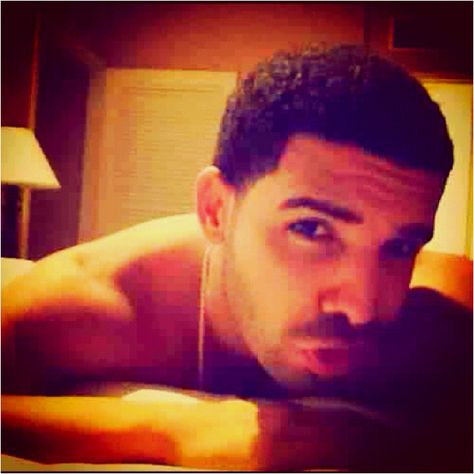 Drizzy Drake is SOOOO HOT!!! Drake