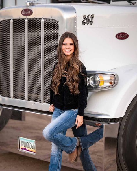 [TRUCKER BARBIES]™ on Instagram: “FOLLOW FOR MORE @TRUCKER_BARBIES ________________________________________ 🍁🇫 🇴 🇱 🇱 🇴 🇼🍁 🍁🇫 🇴 🇱 🇱 🇴 🇼🍁 Like,Follow&Share for more…” Female Trucks, Women Trucker, Peterbilt Trucks, Big Rig Trucks, Big Rigs, Peterbilt, Big Trucks, Semi Trucks, Follow For More