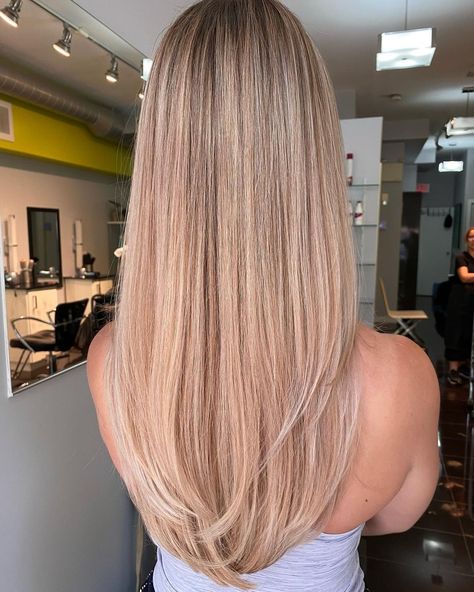 Smooth Blonde V-Cut Hairstyle Layered V Cut Hair, V Shape Haircut, U Cut Hairstyle, Layered Haircuts Straight Hair, Haircuts For Long Hair Straight, Shape Haircut, Long Blonde Hair Cuts, V Cut Hair, V Shaped Haircut