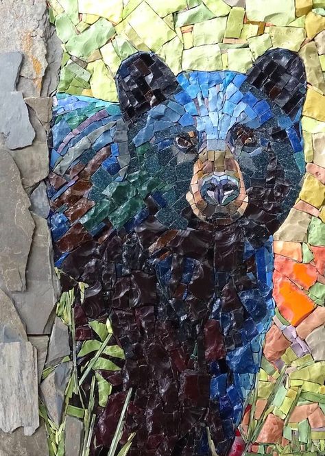 Black Beauty; Taking inspiration from the lakeside environment that surrounds her studio, mosaic artist Cathy Taylor creates realistic images of flora and fauna that she pieces together from bits of colorful glass. Diy Mosaic Projects, Abstract Mosaic Art, Landscape Mosaic, Abstract Mosaic, Mosaic Animals, Glass Mosaic Art, Mosaic Backsplash, Mosaic Wall Art, Mosaic Projects