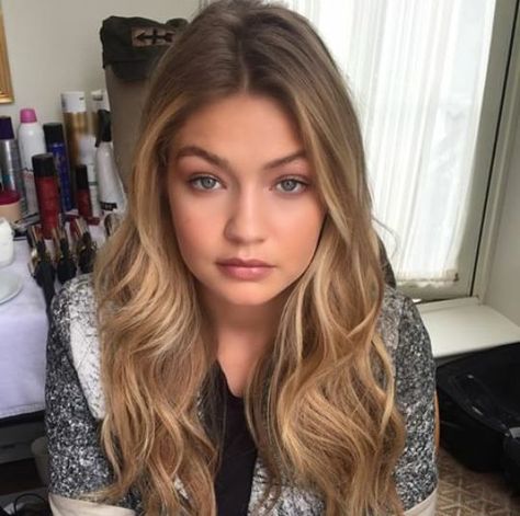 http://kalifornia-king.tumblr.com/image/125723252997 Gigi Hadid Hair, Petite Blonde, Blond Balayage, Dark Blonde Hair, Brown Blonde Hair, Dark Blonde, Hair Envy, Grunge Hair, Gigi Hadid