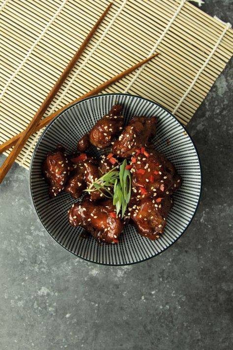 Spicy Food Recipe, Asian Food Photography, Food Korean, Korean Chicken, Kfc Chicken, Asian Street Food, Food Photoshoot, K Food, Modern Food