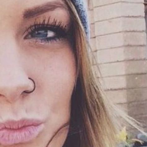 Black Nose Hoop, Body Peircings, Black Nose Ring, Upper Lip Piercing, Diamond Nose Ring, Hollywood Girls, Black Nose, Face Cut, Nose Piercings