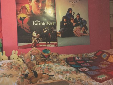 Bedroom From The 80s, Girly 80s Room, 80s Themed Bedroom, 80s Teen Bedroom, Nostalgic Bedroom, 80’s Room, 1980s Bedroom, 1970s Bedroom, 80s Home Decor