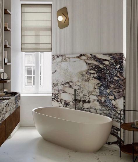 Calacatta Marble Bathroom, Beautiful Small Bathrooms, Calacatta Viola Marble, Viola Marble, Calacatta Viola, White Room Decor, Beach House Interior Design, Baby Bathroom, Small Bathroom Makeover