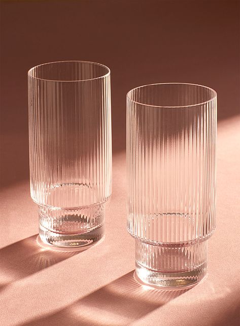 Classic and timeless art deco vintage style glasses for highball cocktails such as Tom Collins, Gin and Tonic, Gin Fizz, Gin Rickey, and Whiskey Highball Ribbed Glassware, Gin And Tonic Glasses, Iced Coffee Cups, Crockery Design, Gin Fizz, Hosting Guests, Highball Glasses, Iced Coffee Cup, Glass Straws