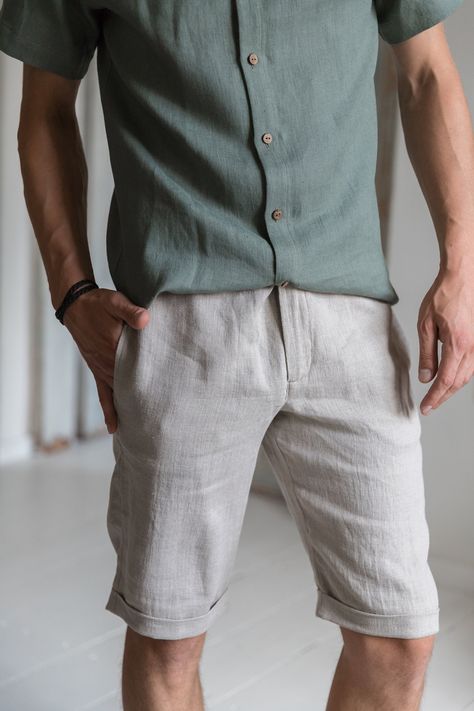 "Casual linen shorts for men to fill a gap in their everyday wear. They are breathable and durable to provide maximum comfort for wearing on summer days. The Classic style is redefined with modern styling and they have two side pockets. Two-button closure with zip fly and belt loops makes the pants look representative and stylish in both formal and casual scenarios. Available in various colors and free to experiment with different styles. DETAILS: - OEKO-TEX certified product (Sustainable Textil Linen Shorts Outfit, Linen Shorts Men, Mens Linen Outfits, Mens Linen Shorts, Summer Fashion Beach, Mens Linen, Linen Casual, Summer Linen, Gray Linen