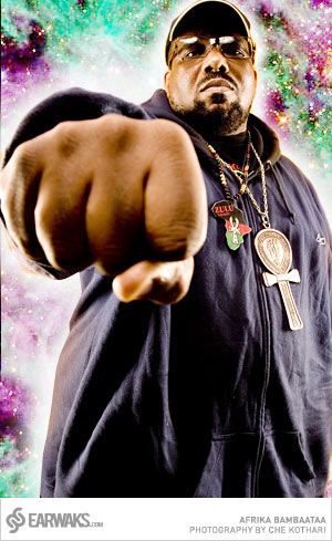 Afrika Bambaataa B Boying, Afrika Bambaataa, Cultura Hip Hop, 80s Hip Hop, Urban Music, British Music, Real Hip Hop, James Brown, Music Heals