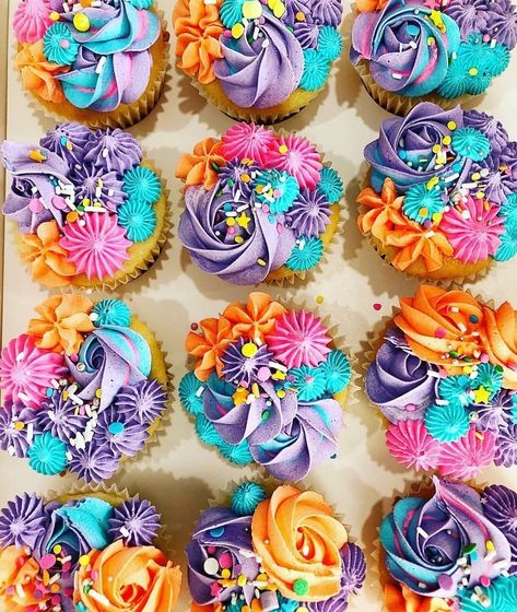 Birthday Party Cupcakes, Encanto Party, Fiesta Cake, Cupcakes Birthday, Party Cupcakes, Disney Birthday Party, Cupcake Cake Designs, Design Birthday, Cupcake Designs