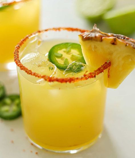 Pinapple Margarita, Margarita Punch Recipe, Mango Jalapeno Margarita, Pineapple Margarita Recipe, Spicy Margarita Recipe, Spicy Pineapple, Peach Margarita, Pineapple Syrup, Coconut Margarita