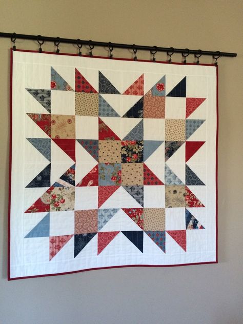 Star Quilt Wall Hanging, Quilted Wall Hanging Ideas, Quilt Wall Hangings Ideas, Small Quilted Wall Hangings, Wall Hanging Quilts Ideas, Charm Pack Wall Hanging, Small Wall Hanging Quilts, Large Star Quilt Pattern, Small Quilts Projects Wall Hangings