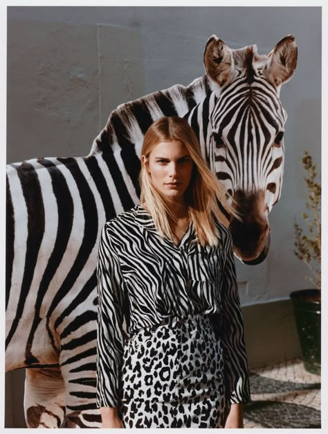 Marcin Kempski Flashes Clarence Haaster In A Jungle Style Feast For Vogue Poland April 2019 — Anne of Carversville Giraffe Tail, Moda Safari, Animal Print Jewelry, Jungle Style, Animal Instinct, Animal Print Outfits, Ava Gardner, Animal Print Fashion, Safari Style