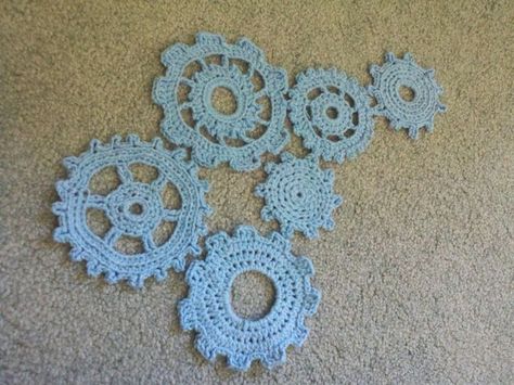 steampunk crochet patterns | ... Mama Cat: Gear Motif Pattern.. awesome idea, pity i can't crochet Steampunk Crochet Patterns, Steampunk Crochet, Gear Stick Cover Crochet, Crochet Corkscrew Spirals, Cog Tattoo Gears, Steampunk Cogs And Gears, Steampunk Patterns, Wire Crochet, Irish Crochet