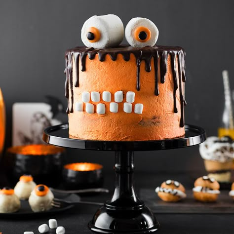 Anlässe Childrens Halloween Party, Halloween Torte, Halloween Buffet, Monster Cake, Chic Halloween, Halloween Cake, Cake Bars, Monster Birthday, Pumpkin Spice Season