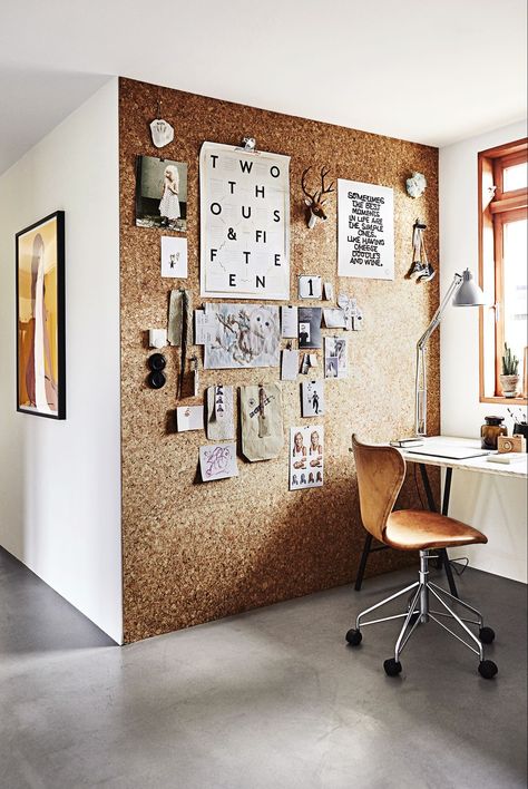 Cork Board Wall, Swedish Decor, Home Office Inspiration, Board Wall, Small Home Office, Design Del Prodotto, Home Office Space, Decor Minimalist, Office Walls