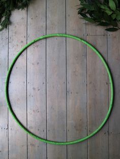 Diy Giant Wreath Photo Prop, Diy Wreath With Garland, Diy Xl Christmas Wreath, Over Size Wreath, Outdoor Large Wreath, How To Make A Big Wreath, Large Wreath Base, How To Make A Giant Christmas Wreath, Extra Large Wreath Diy