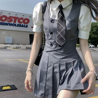 Short Summer Skirts, Uniform Style, School Uniform Fashion, School Uniform Outfits, Short Shirt, Kawaii Fashion Outfits, Uniform Fashion, School Fashion, Korean Outfits