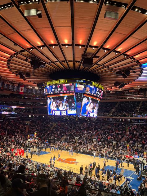 Madison Square Garden Basketball, Nba Stadium, Tahiry Jose, Study Tour, Nba New York, Ny Knicks, New York Aesthetic, Square Garden, Madison Square Garden