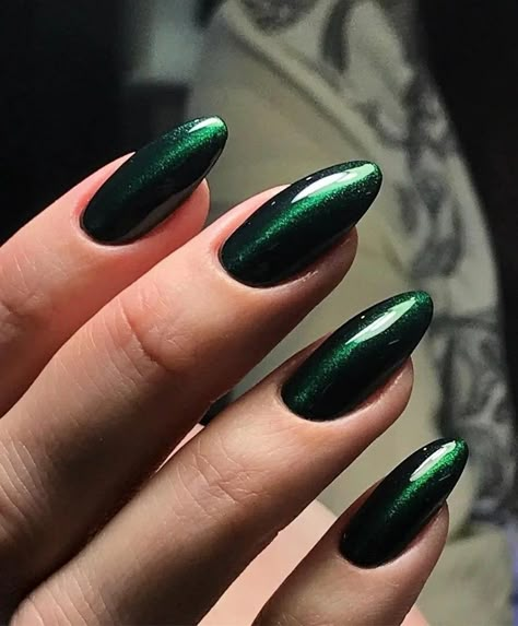 Dark Festive Nails, Emerald Green Chrome Nails, Dark Nail Art, Dark Nail Designs, Art Nails Design, Emerald Nails, Opal Nails, Pride Nails Designs, Dark Nail