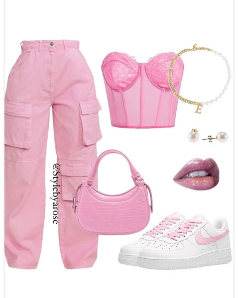 Cr. stylebyarose on ig Pink Cool Outfits, Women Pink Outfits, Pink Fit Aesthetic, Pink Inspo Outfits, Pink Black White Outfit, Pink Outfits For Concerts, Pink Look Outfit, Cute Pink Outfit Ideas, All Pink Outfit Ideas