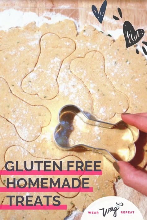 Simple Gluten Free Dog Treat Recipe - Wear Wag Repeat Gluten Free Dog Treat Recipes, Dog Safe Cake Recipe, Gluten Free Dog Treats, Dog Cookie Recipes, Homemade Dog Cookies, Dogs Treats, Animal Treats, Dog Treat Recipe, Dog Treats Homemade Easy