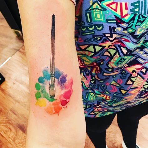 Painters Tattoo Ideas, Color Wheel Tattoo, Paintbrush Tattoo, Teacher Tattoos, Watercolor Tattoo Ideas, Brush Tattoo, Free Tattoo Designs, Anklet Tattoos, Beautiful Flower Tattoos