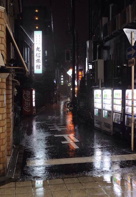 Glowing vending machines in a rainy alleyway at night Tokyo Night, Japan Street, City Scape, Dark City, Dark Paradise, Rainy Night, Japan Aesthetic, Aesthetic Japan, City Photography