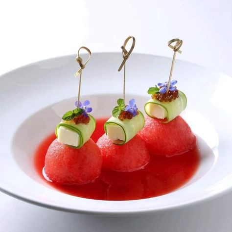 Fine Dining Plating, Food Presentation Plates, Cucumber Rolls, Beetroot Recipes, Canapes Recipes, Watermelon Recipes, Food Garnishes, Indian Desserts, Event Food