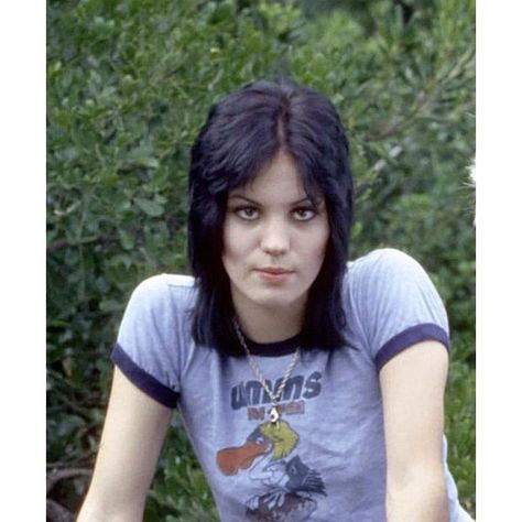 Joan Jett Young, Sandy West, Cherie Currie, Riot Grrrl, Joan Jett, 80s Music, Mid Length Hair, Hair Reference, Rock Legends