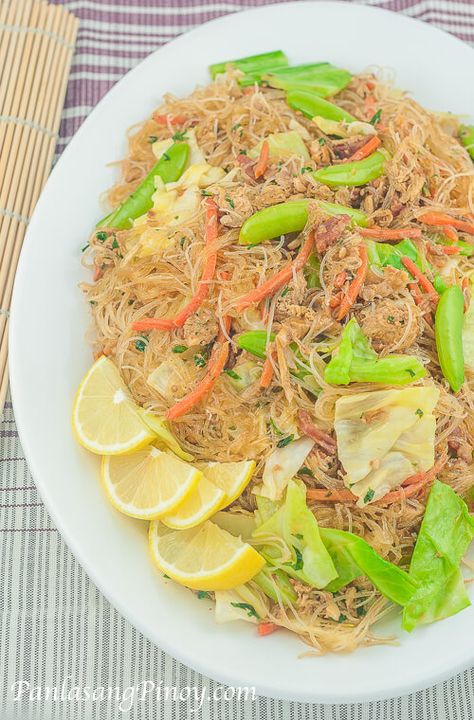 undefined Sotanghon Recipe, Pancit Sotanghon, Pancit Recipe, Soup Dish, Filipino Dishes, Pinoy Food, Noodle Dishes, Filipino Recipes, Noodle Recipes