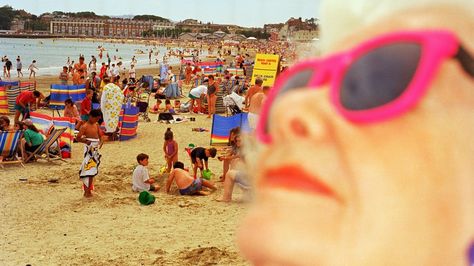 “Prepare for inconsistent weather, humidity, disappointment and dreams deferred.” - RoxaneGay People At The Beach, Annie Leibovitz Photography, David Lachapelle, William Eggleston, Martin Parr, Annie Leibovitz, Documentary Photographers, Magnum Photos, Jolie Photo