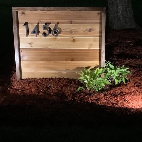 Farm Style House Numbers, Garden Address Sign Ideas, Driveway Signs Entrance House Numbers, Driveway Number Sign, Address Markers Driveway, End Of Driveway House Number Ideas, Driveway Address Sign Entrance, Diy Address Post, Front Yard House Number Sign